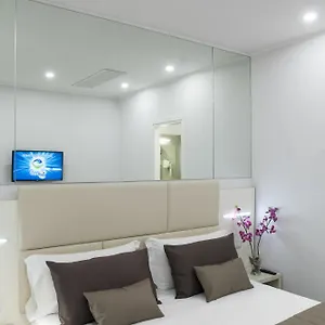 2* Guest house Merulana Holidays